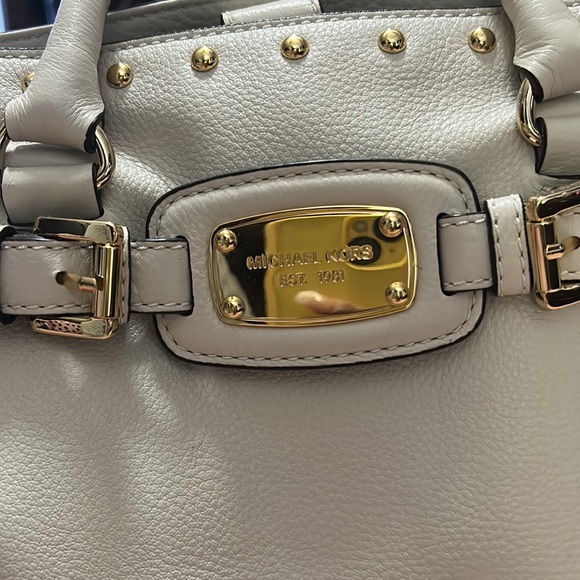 MK Hamilton - Picture 2 of 9